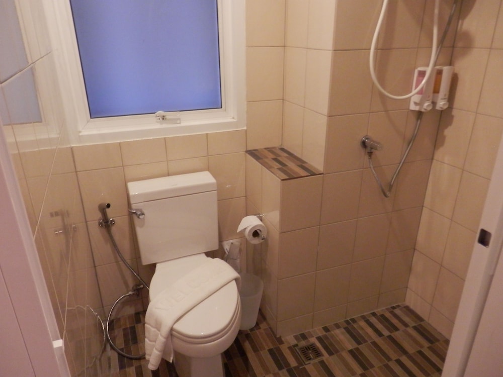 cheeky monkeys samui