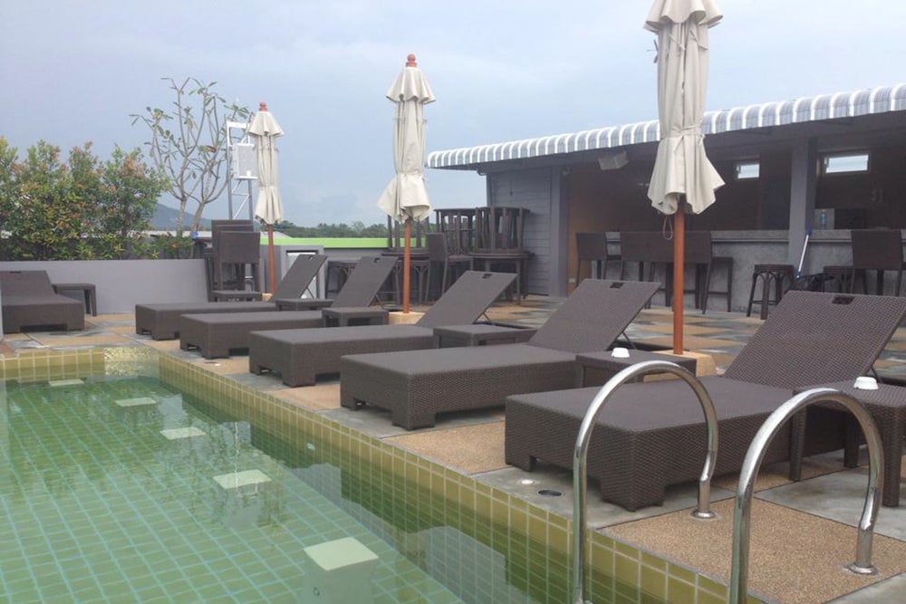 cheeky monkeys samui