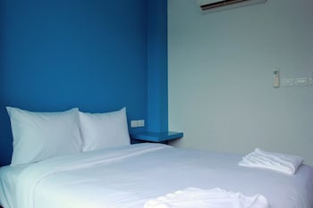 cheeky monkeys samui