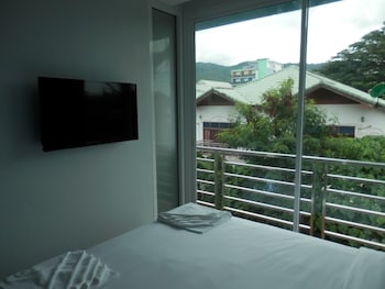 cheeky monkeys samui