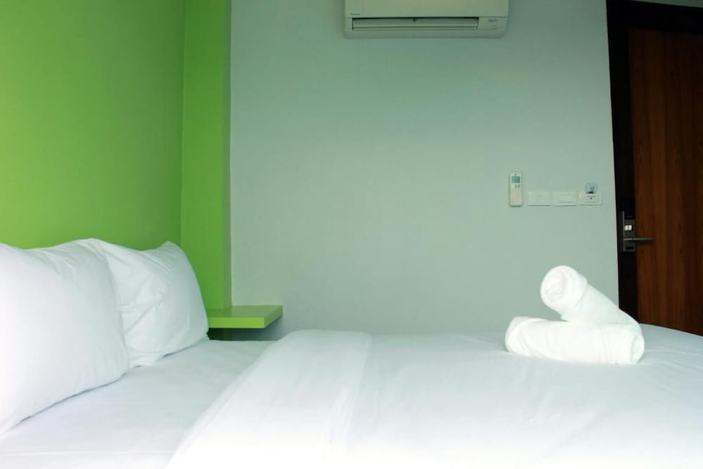 cheeky monkeys samui