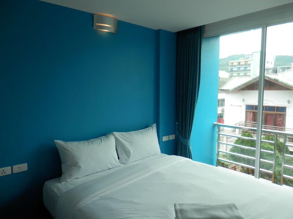 cheeky monkeys samui