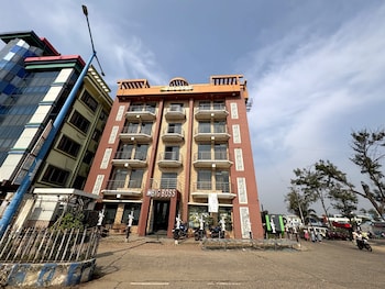 beach side hotels big boss