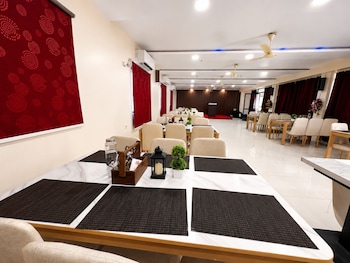 beach side hotels big boss
