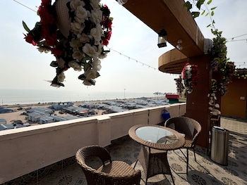 beach side hotels big boss