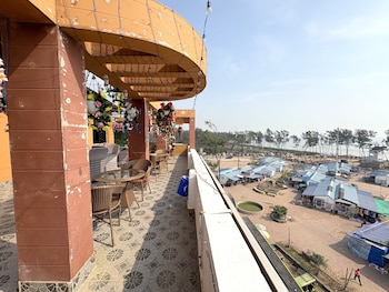beach side hotels big boss
