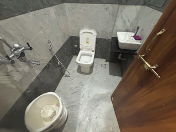 hotel sarveshwar palace