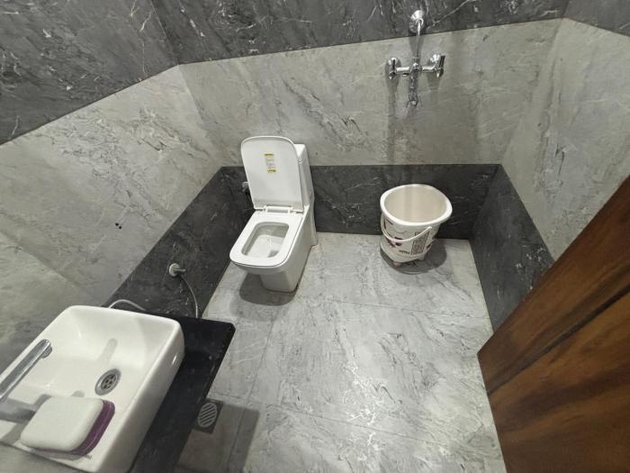 hotel sarveshwar palace
