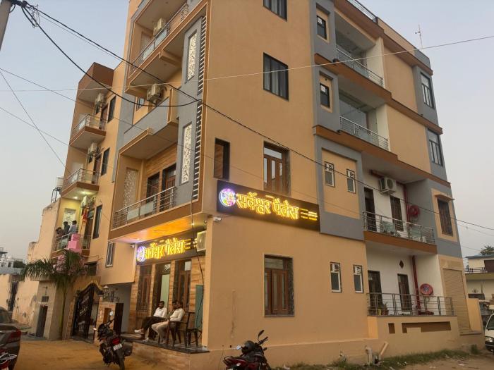 hotel sarveshwar palace
