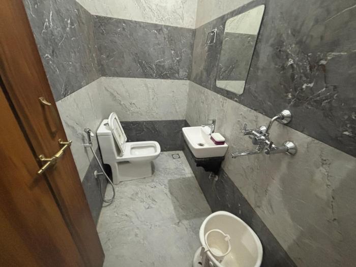 hotel sarveshwar palace