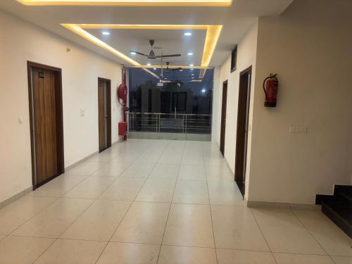 hotel sarveshwar palace