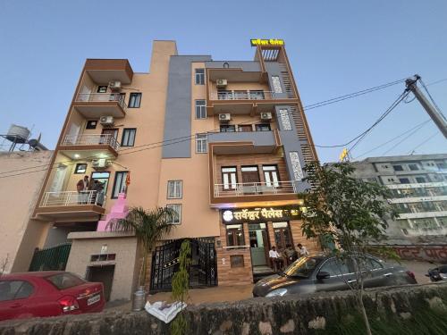 hotel sarveshwar palace