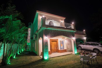 elivaas lavender crest 4 bhk villa
