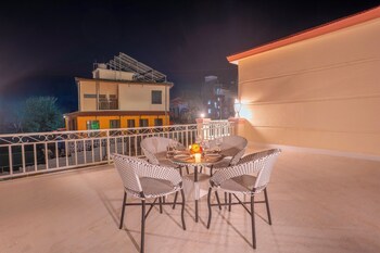 elivaas lavender crest 4 bhk villa