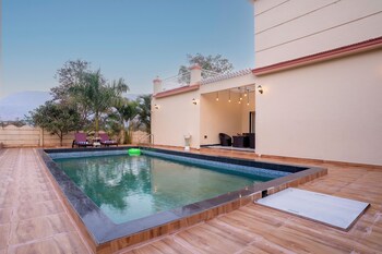 elivaas lavender crest 4 bhk villa