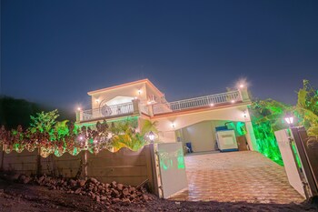 elivaas lavender crest 4 bhk villa