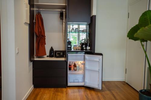 bugan villa athens