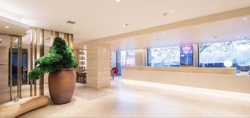 hanting hotel dalian qingniwaqiao metro station