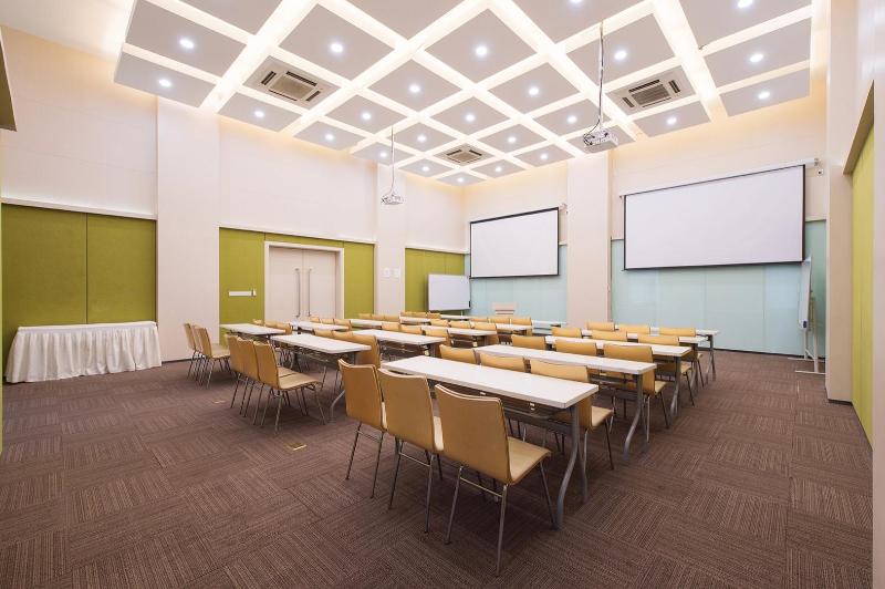 hanting hotel dalian qingniwaqiao metro station