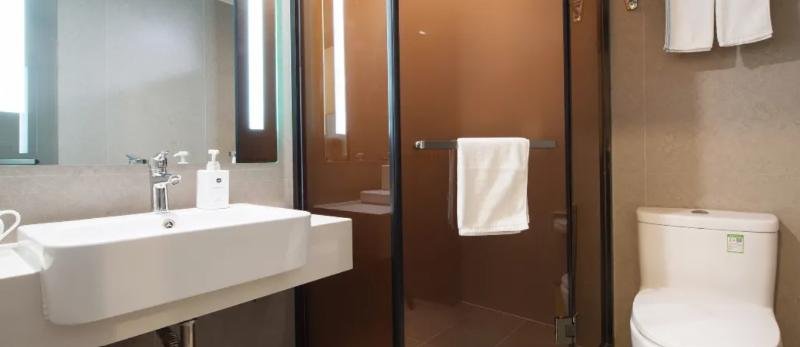 hanting hotel dalian qingniwaqiao metro station