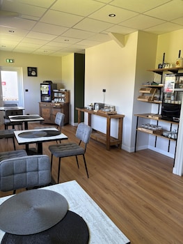 hotel lescale des hayons