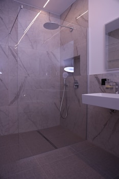 Rhein Suites,,2 star