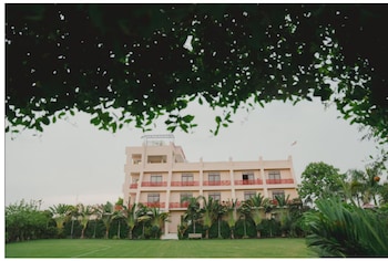 hotel kashi anandam spiritual and wellness