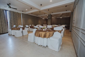 hotel kashi anandam spiritual and wellness