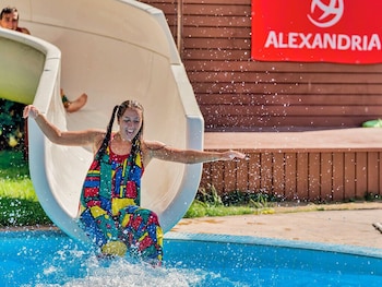 rena alexandria club hotel