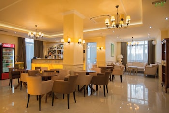 rena alexandria club hotel