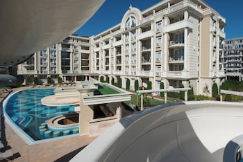 rena alexandria club hotel