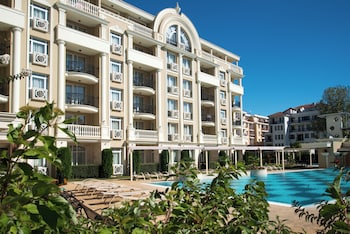 rena alexandria club hotel