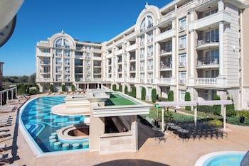 rena alexandria club hotel