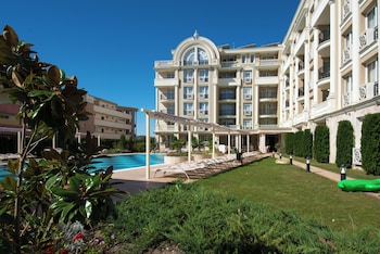 rena alexandria club hotel