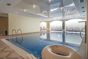 rena alexandria club hotel