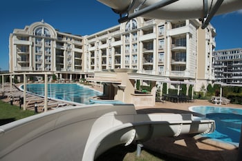 rena alexandria club hotel
