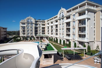 rena alexandria club hotel