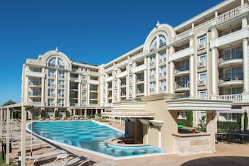 rena alexandria club hotel