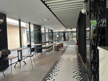 arni hexa hotel at mrt samyan