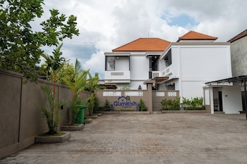 gumitish residence singaraja