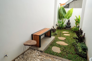 gumitish residence singaraja