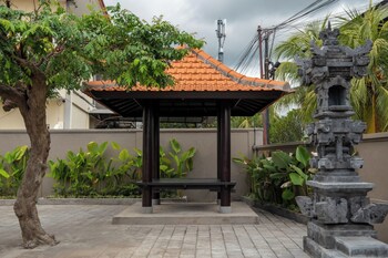 gumitish residence singaraja