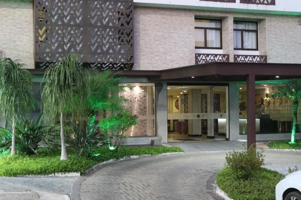 vida plaza hotel