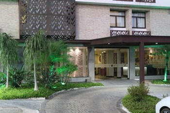 vida plaza hotel
