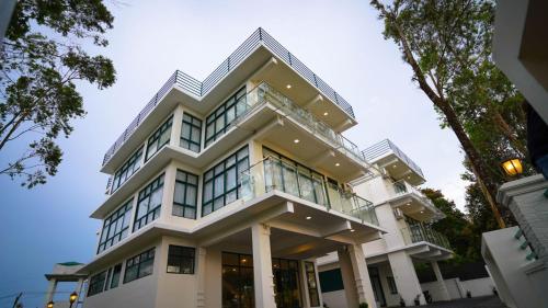 sunrise munnar by maat hotels