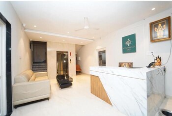Hotel Vanthara Inn,,2 star