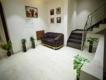 hotel leaf farm ludhiana