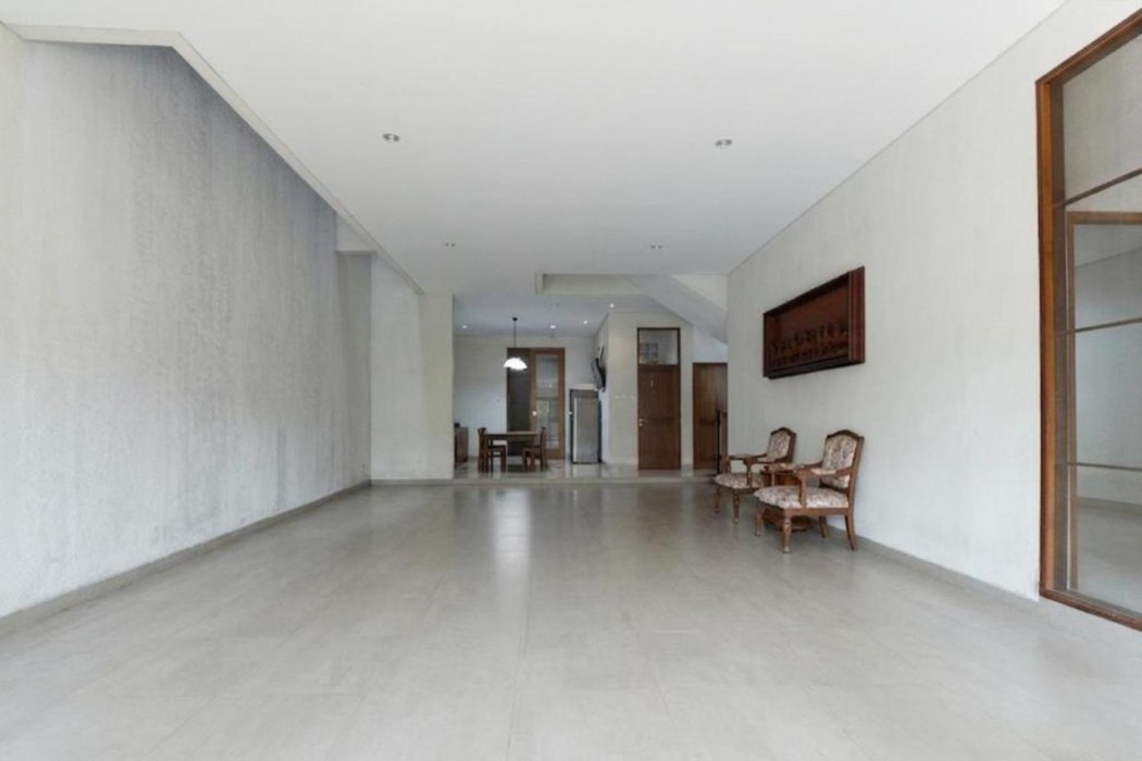 colletion o near living plaza cirebon fo