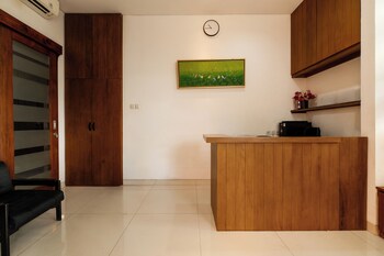 Colletion O Near Living Plaza Cirebon Fo,,2 star