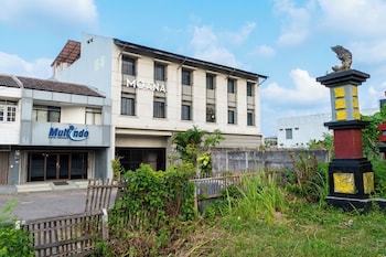 Colletion O Near Living Plaza Cirebon Fo,,2 star